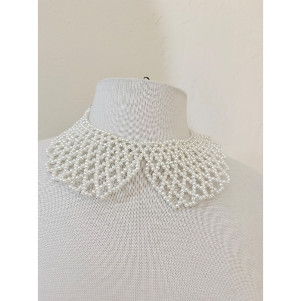 Claire's Faux Pearl Bib Necklace‎ White Woven Peter Pan Collar